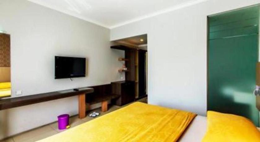 Andelir Hotel Bandung Exterior photo